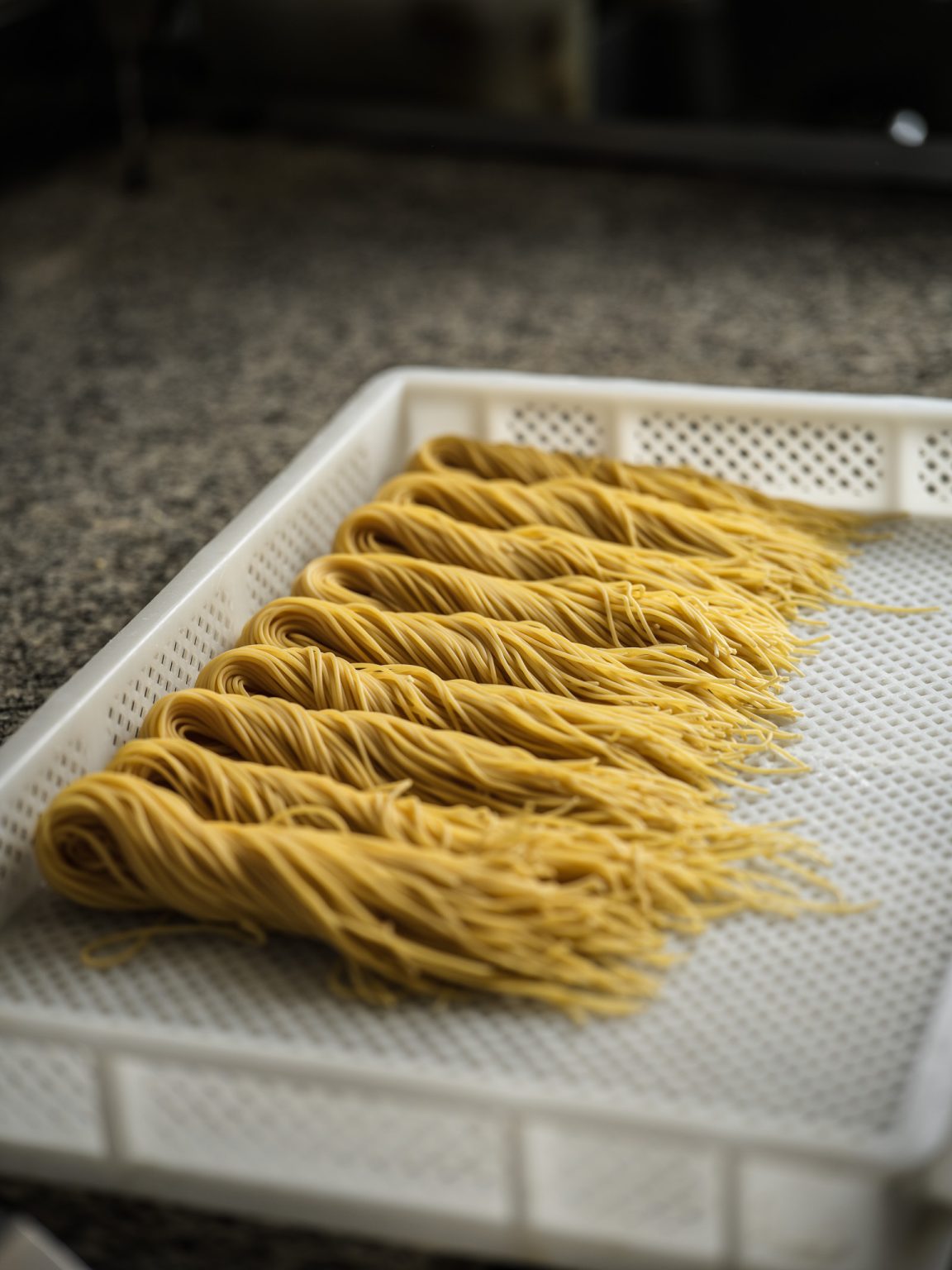 Nids de pâtes fraîches faites maison